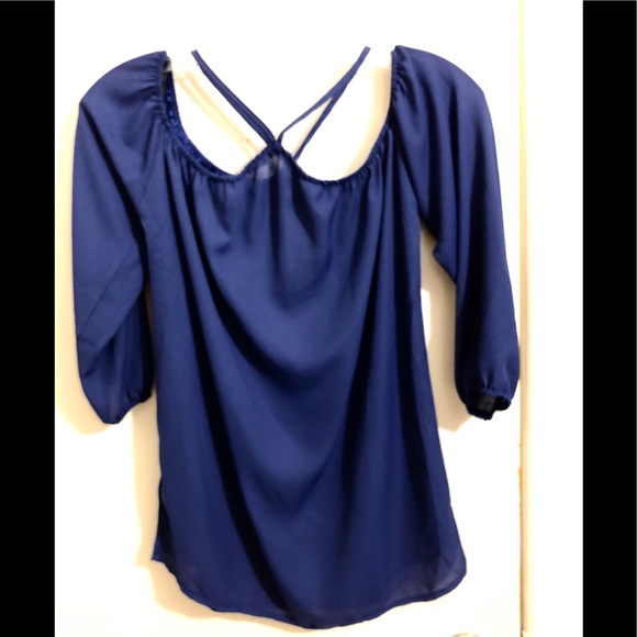 Cold Shoulder Top - Picture 2 of 4